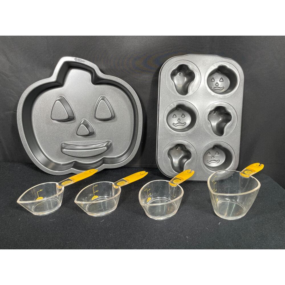 Halloween Baking Bundel, Wilton Pumpkin Cake Pan & Measuring Cups, Mini Pan